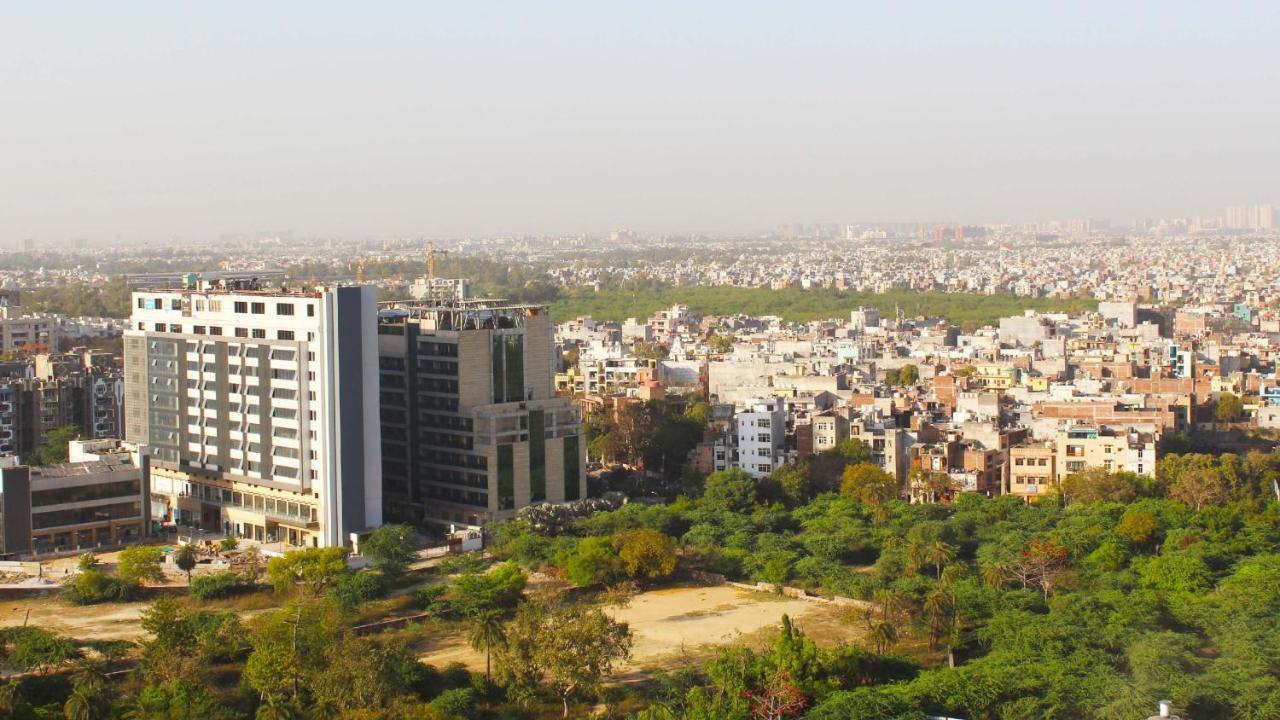 新德里马尤尔维哈尔诺伊达假日酒店 外观 照片 View of Noida