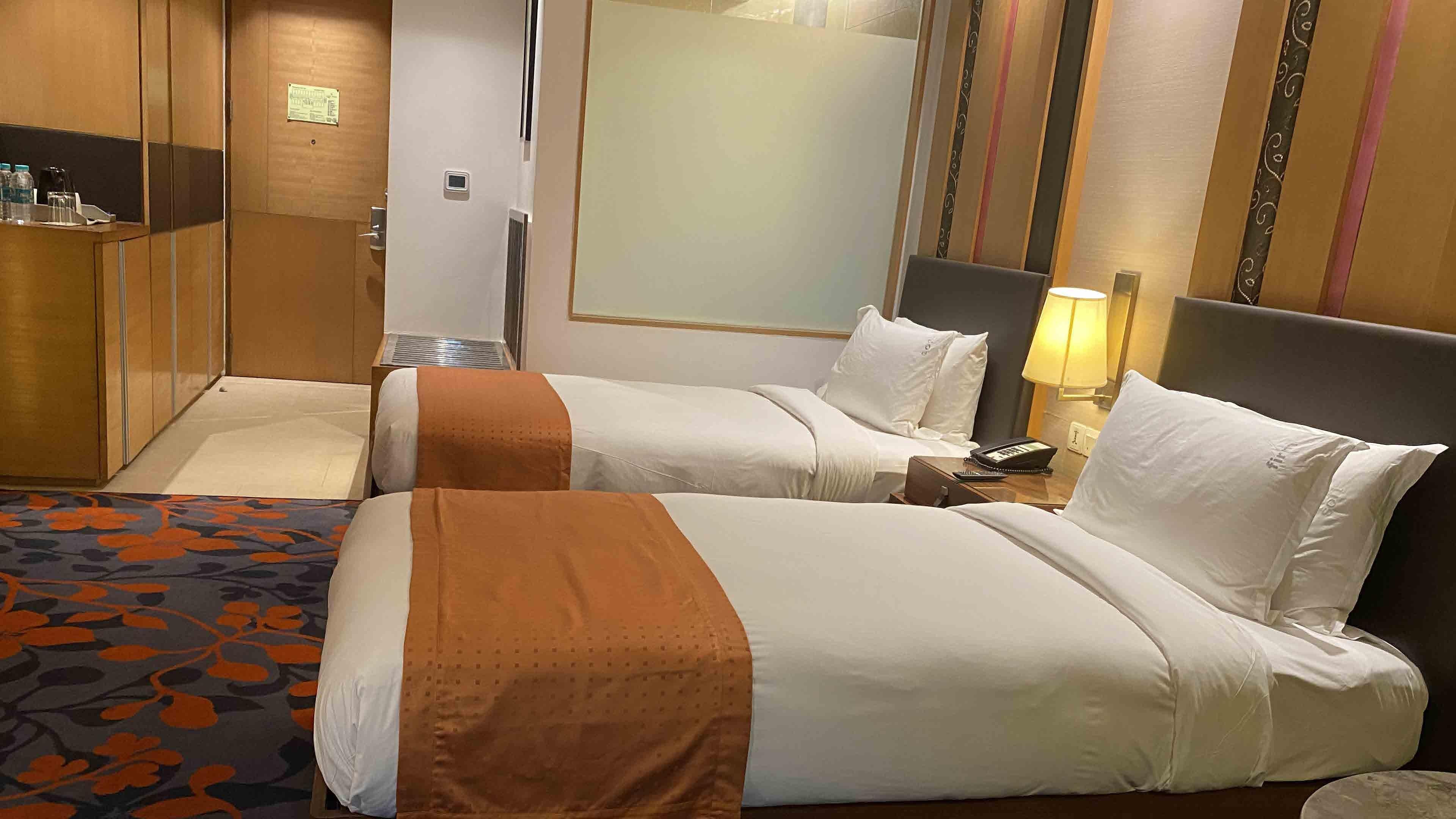 新德里马尤尔维哈尔诺伊达假日酒店 外观 照片 Deluxe room