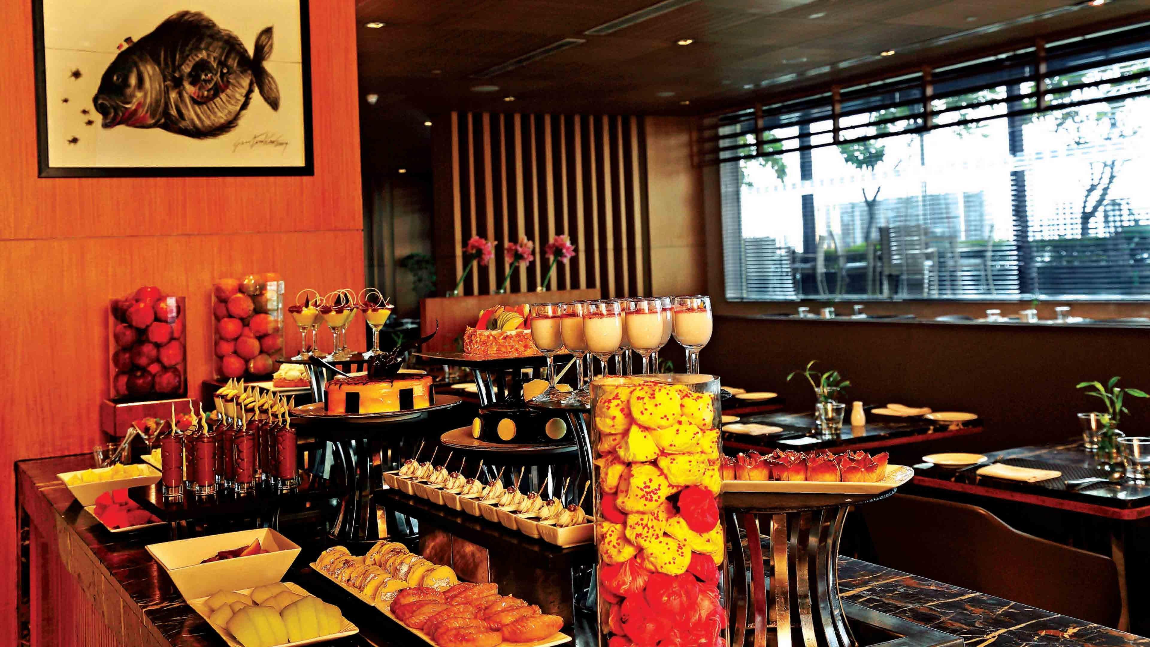 新德里马尤尔维哈尔诺伊达假日酒店 外观 照片 A buffet at a hotel