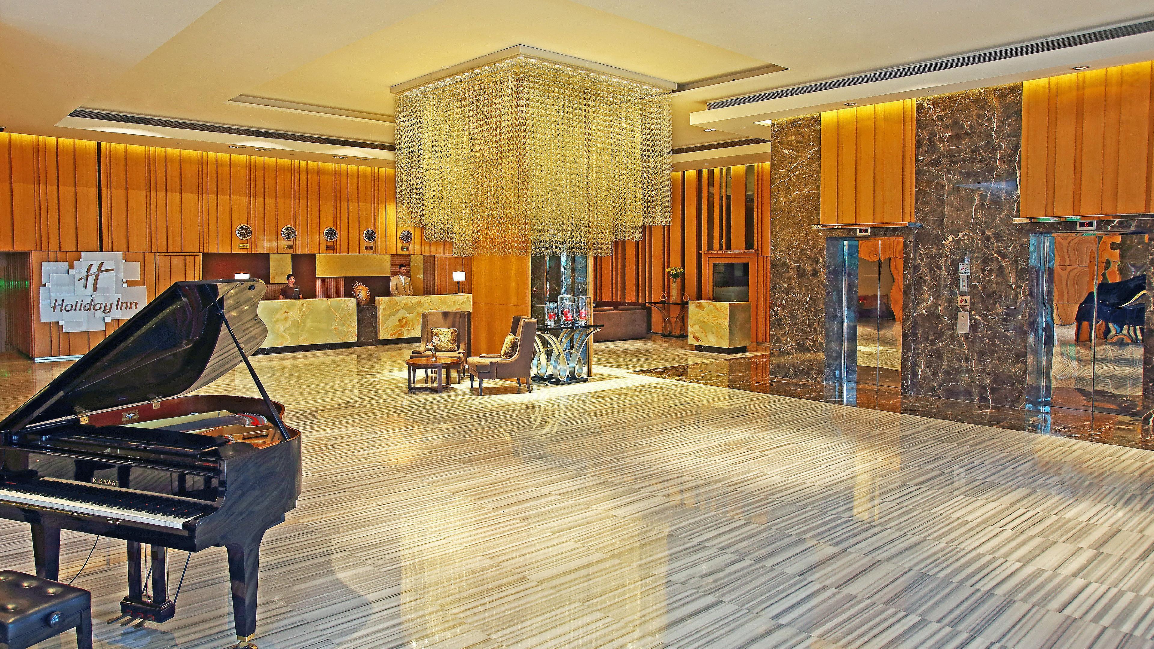 新德里马尤尔维哈尔诺伊达假日酒店 外观 照片 Lobby