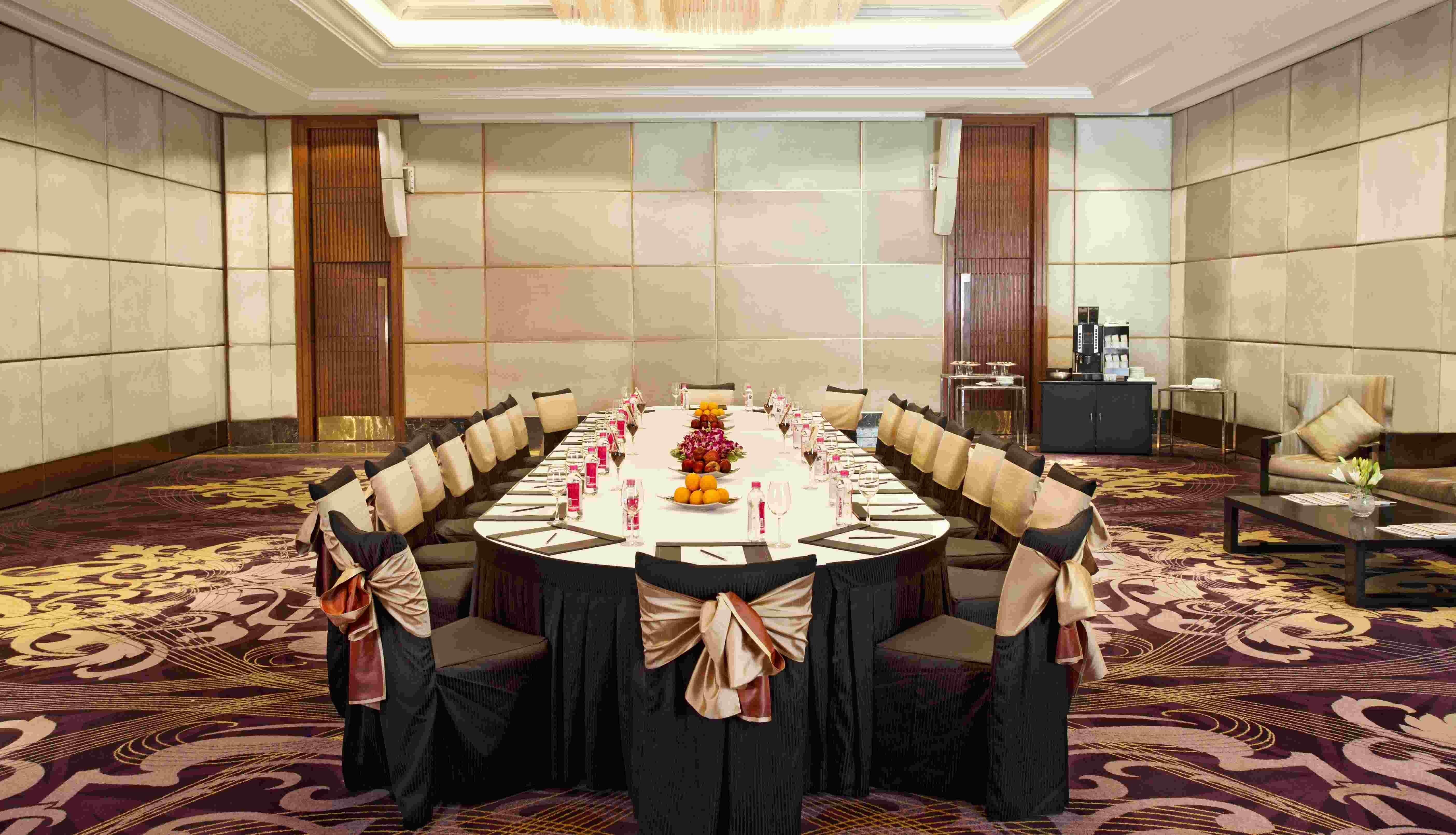 新德里马尤尔维哈尔诺伊达假日酒店 外观 照片 The Imperial Hall