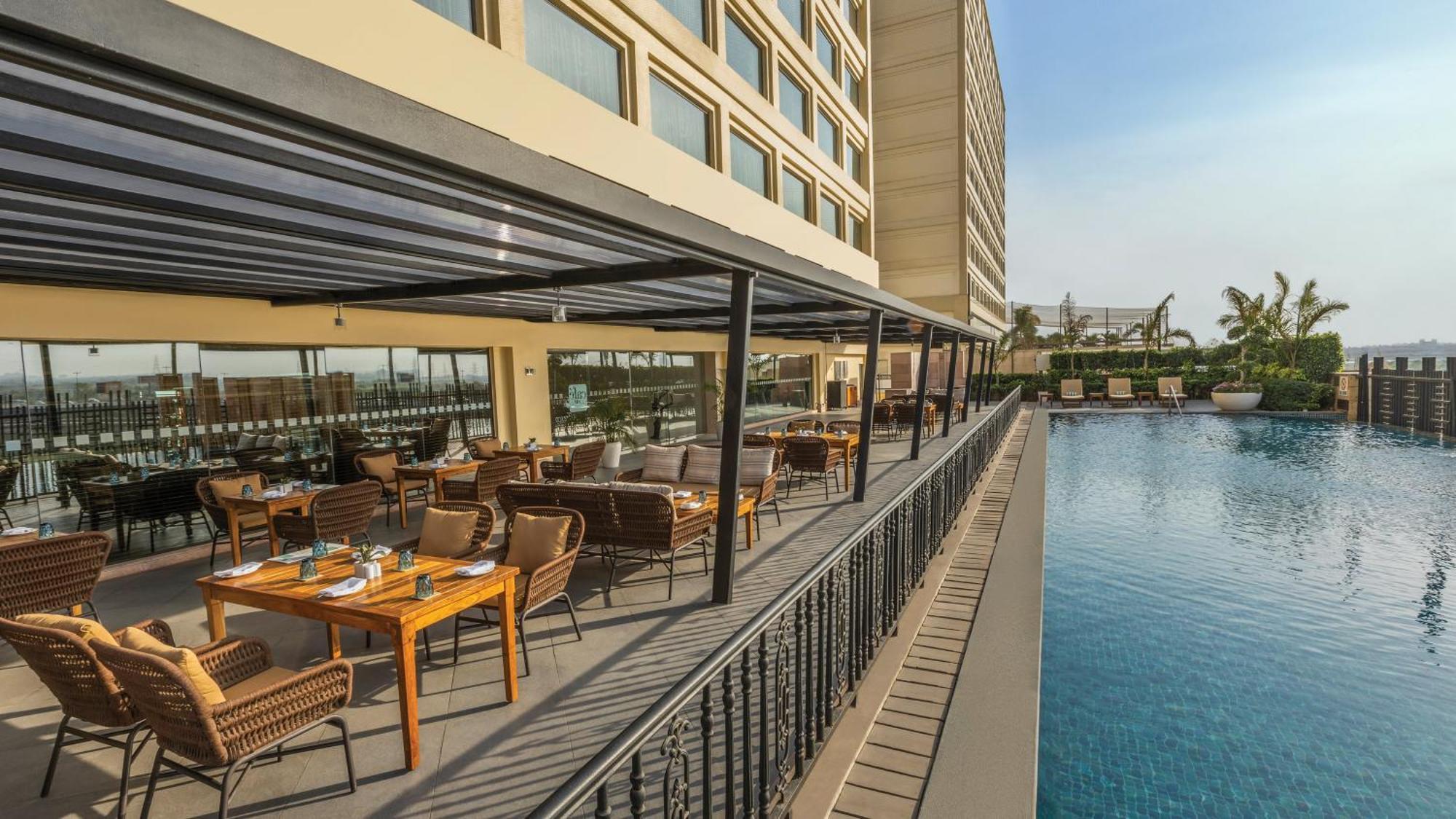 新德里马尤尔维哈尔诺伊达假日酒店 外观 照片 The Poolside at The Park, Hyderabad